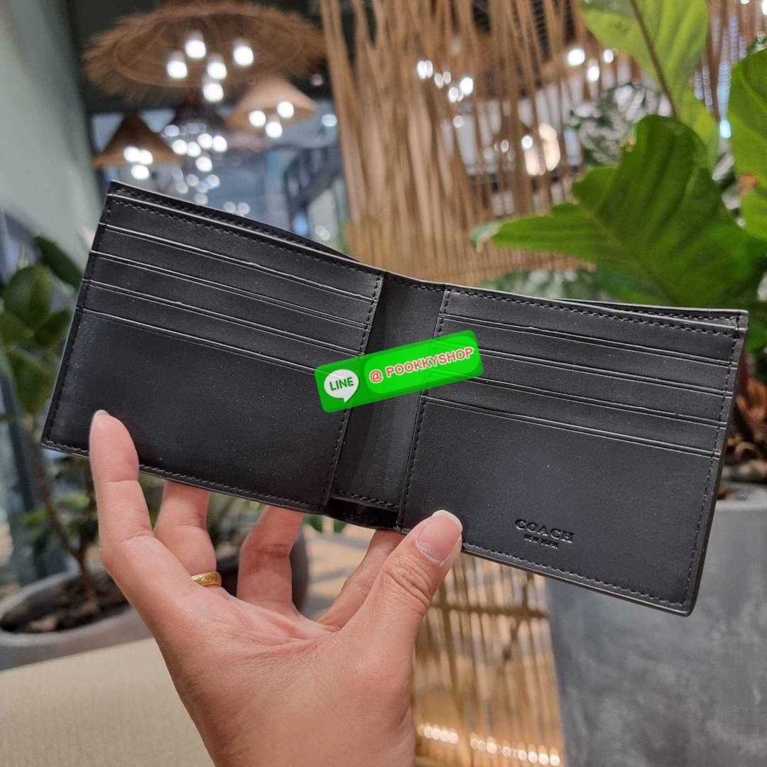 COACH F75399 COMPACT ID WALLET IN VARSITY LEATHER WITH BELT MIX GIFT BOX SET Set สุดคุ้ม!! ลิมิเต็ด!! สำหรับหนุ่มๆ ที่จับคู่เซ็ทกระเป๋าสตางค์รุ่นยอดฮิต และเข็มขัดหนัง pepble มาใน package Coach gift box คุ้มค่ามากๆ กระเป๋าสตางค์หนังวัว สวย นิ่มไปอีก ยังไม่