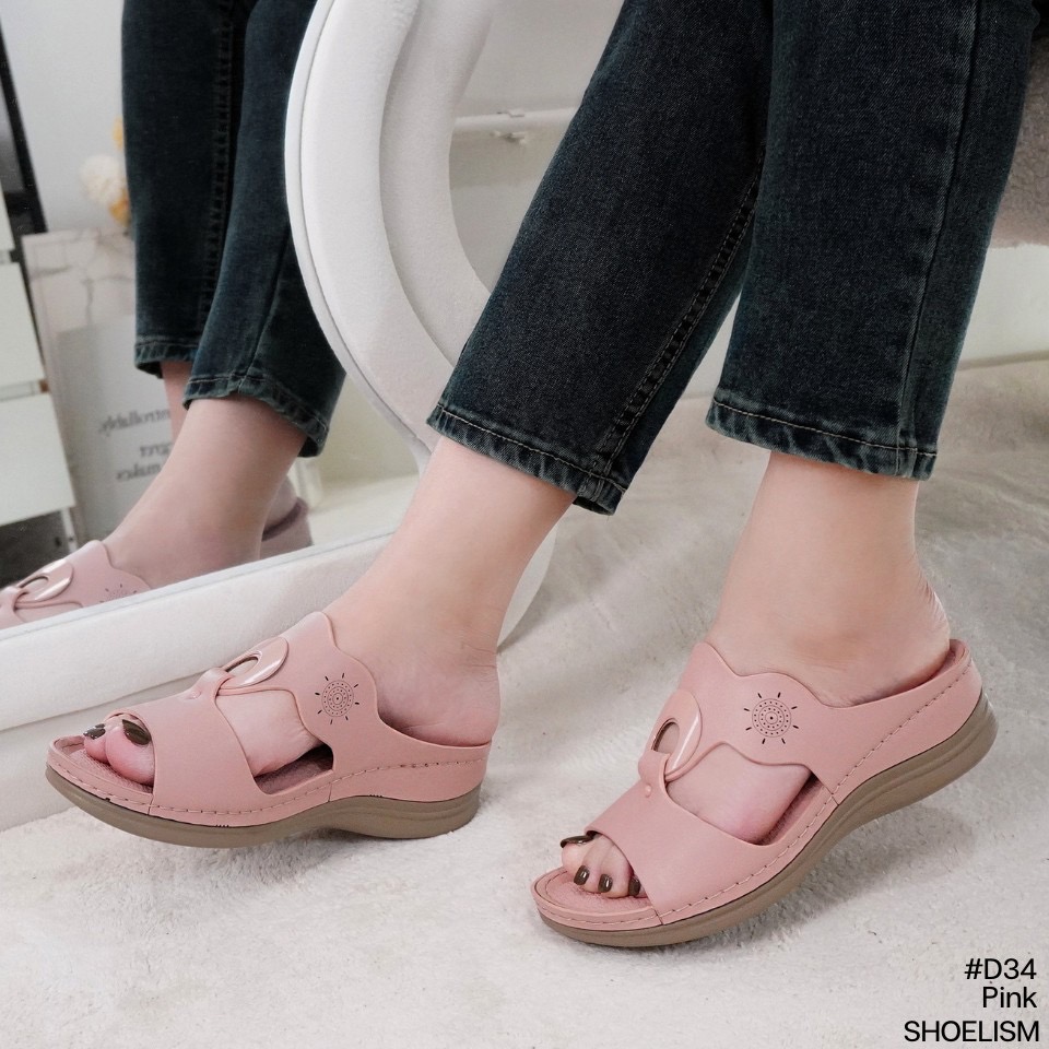 คู่โปรดแบบไม่รู้ตัว! รองเท้าสุขภาพ สายแฟต้องกดเลิฟ ส้นสูงนิด ๆ พื้นนุ่มรองรับสรีระเท้าของสาวๆได้ดี เดินเพลินทั้งวัน ของมันต้องมีเก็บไว้ ไม่ใส่ตอนนี้ จะใส่ตอนไหน!