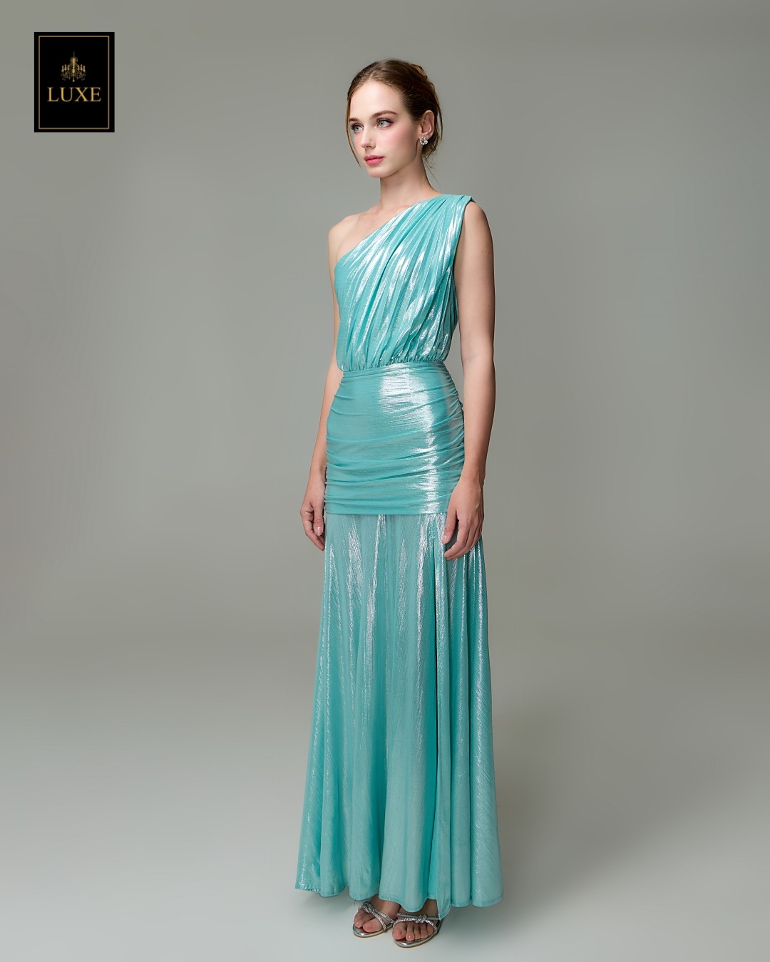 เดรสแฟชั่น แม็กซี่เดรสเสื้อไหล่เดียวอัดพลีท กระโปรงเข้ารูปตรงสะโพก