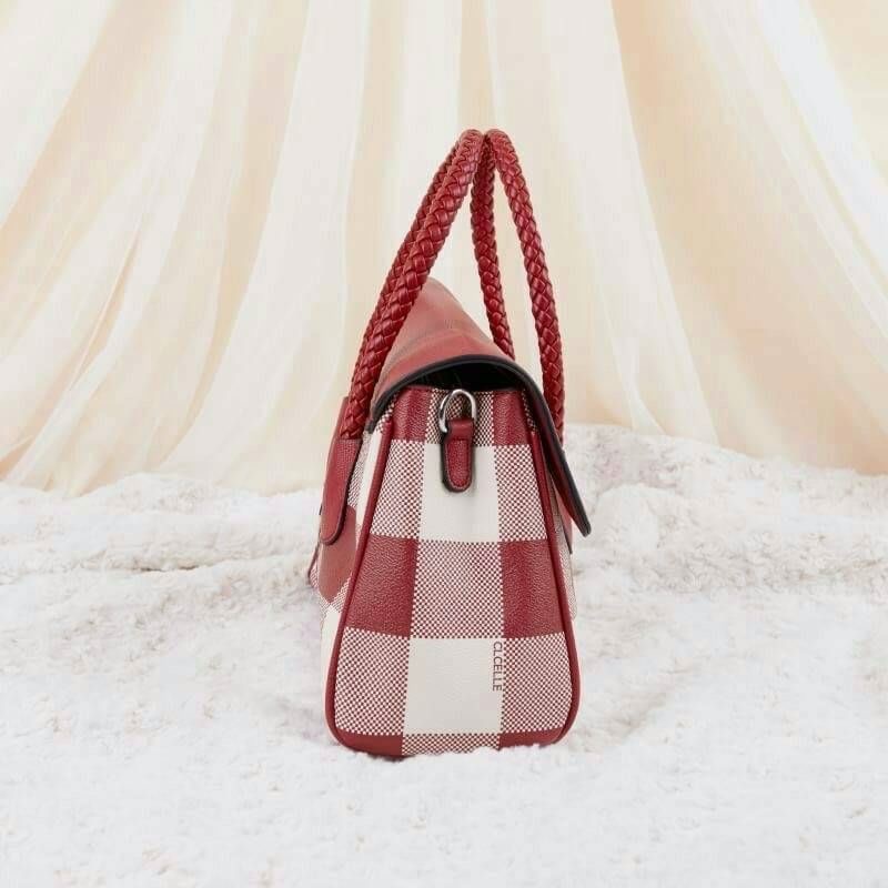 MS199 CICELLE Style My Authentic Brand พร้อมส่ง !!!! กระเป๋าสะพาย CICELLE (ซี-เซล) ใบใหญ่ รุ่น Limited Edition !!! แบรนด์แท้ 100% ค่ะ ,, สไตล์ Modern Luxury งานหนัง PU แท้ ลายใบไม้สลับประกายเพชร งานสวยปั๊มเป๊ะทุกจุดอย่างดีค่ะ อะไหล่เงินเคลือบสารกันสนิม ไม