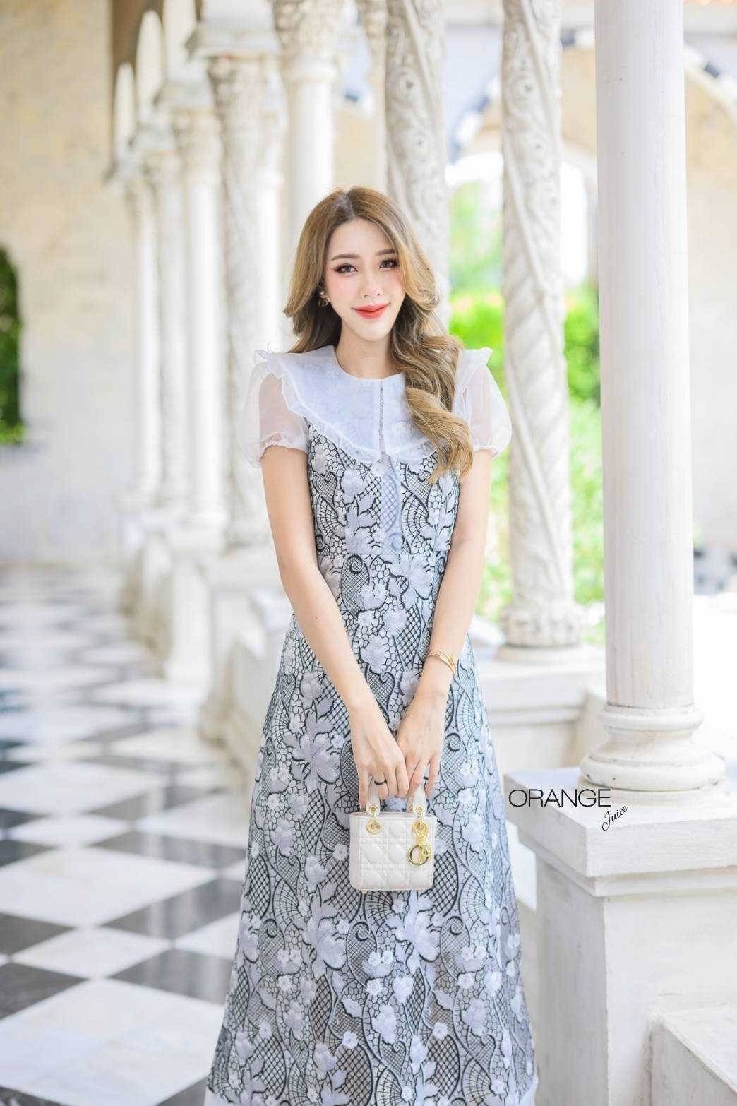 NEW ARRIVALS By Orange Juice Maxi เดรสยาวลูกไม้ทูโทน คอแต่งระบาย