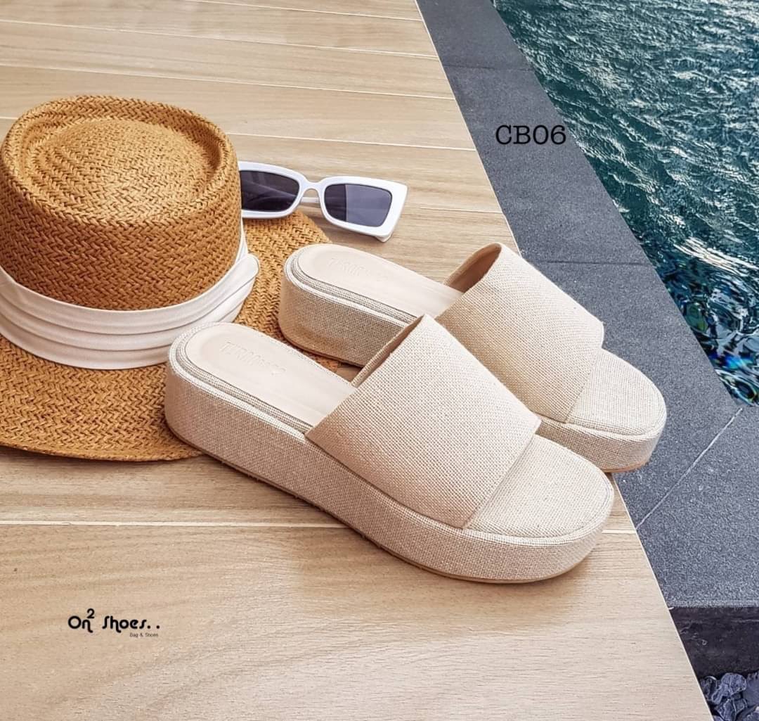 พร้อมส่ง รองเท้าทรง Tosat (โทสต์) สุดฮิต ตัวนี้ส้นและพื้นงานเกรดเทียบหลักพันได้เลยค่ะ วัสดุโฟมแข็งสำหรับทำส้นโดยเฉพาะน้ำหนักเบาใส่เดินสบาย ไม่ยุบไม่ยวบ พื้นรองอย่างดีกันลื่น ไม่สึกง่าย ตอบโจทย์สำหรับสาวๆที่ใส่เดินยืนนานๆได้ดี วัสดุตัวรองเท้าเป็นผ้าแคนวาสม