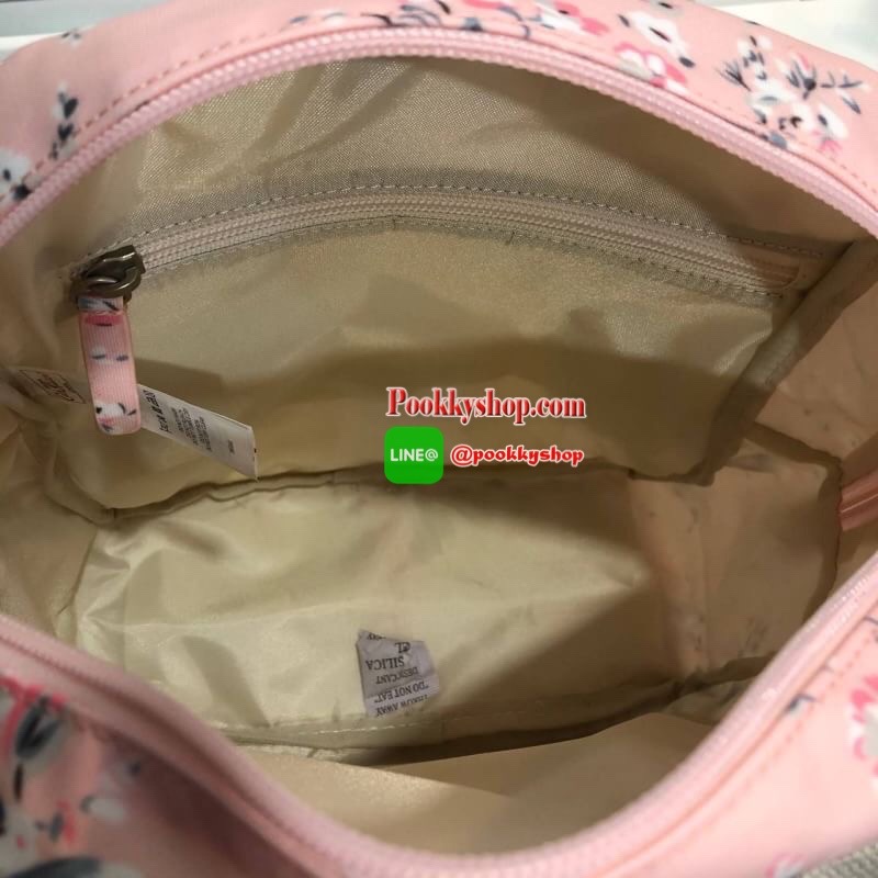พร้อมส่งความน่ารัก! Cath Kidston Mini Backpack Bag กระเป๋าสะพายเป้รุ่นมินิ แบรนด์ดังจากอังกฤษสไตล์วินเทจสุดฮิต วัสดุ Canvas เคลือบ สามารถเช็ดทำความสะอาดได้ เปิดปิดด้วยซิปสะดวกใช้ ด้านหน้าประดับโลโก้ Cath Kidston พร้อมช่องซิปด้านนอก ใส่กระเป๋าสตางค์ มือถือ