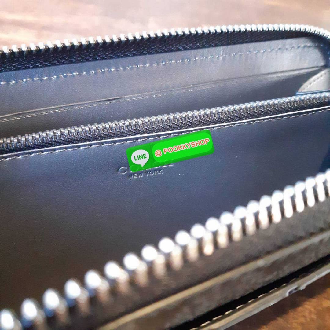 COACH F26070 MEN LONG WALLET IN SIGNATURE CANVAS WITH VARSITY STRIPE รุ่นใหม่ล่าสุด!! กระเป๋าสตางค์แถบฟ้าขาวใบยาว ดีไซน์ใหม่ สวยดูหรู ถือใช้กำลังเหมาะมือ วัสดุหนังแคนวาสเคลือบลาย เปิด-ปิดด้วยซิปรูดรอบใบ ด้านในเป็นหนังแท้ ใส่บัตรได้เยอะ ใส่ธนบัตรได้ทุกชนิด