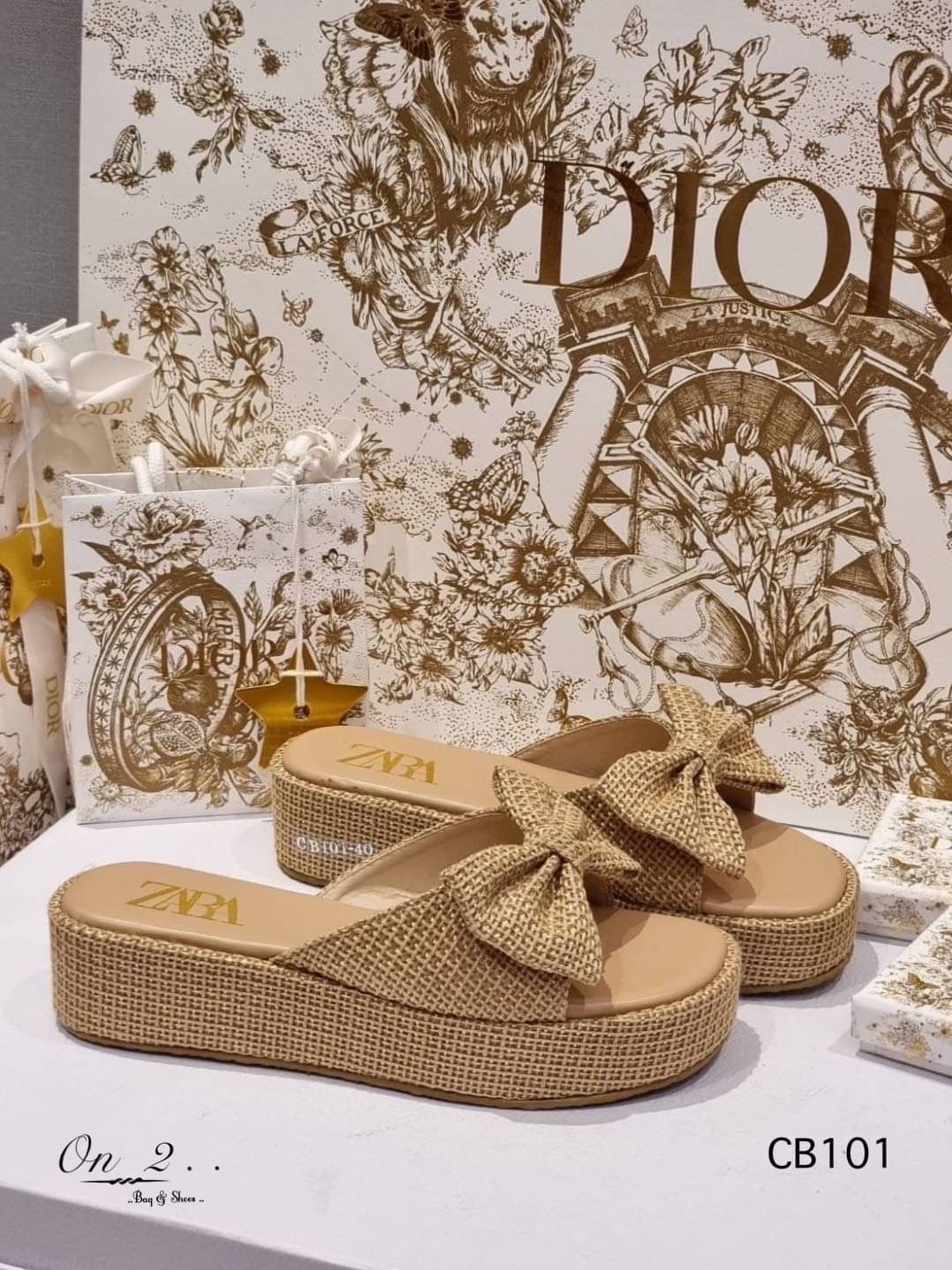 รองเท้าแตะส้นตึก Zara ผ้ากระสอบผ้ามีเท็กเจอร์ของลายผ้าหน้าประดับงานสวยน่ารักมากพื้นปั้มแบรนด์ส้นเสริมกันลื่นค่ะ