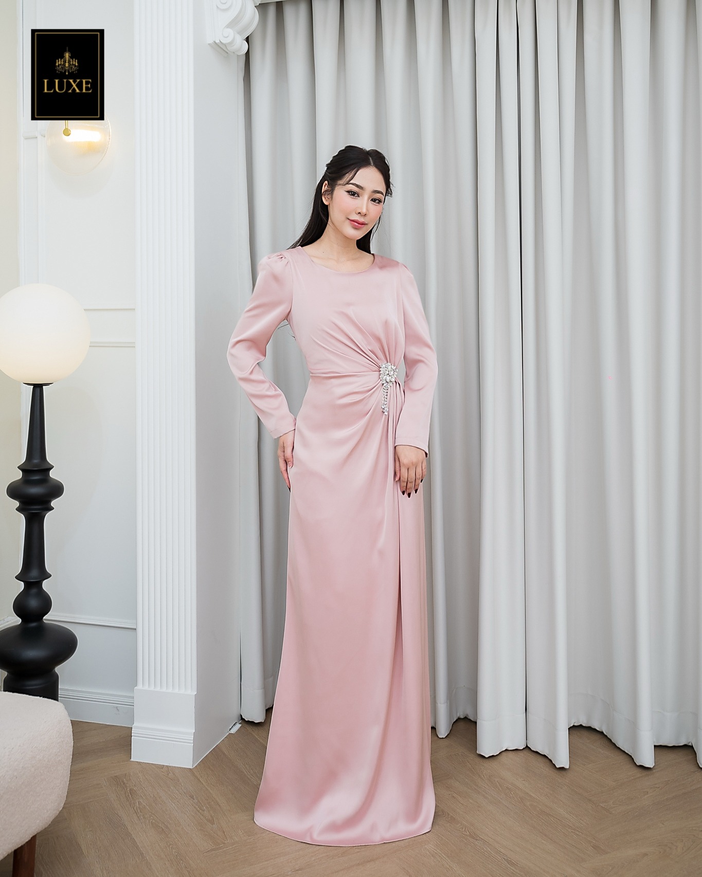 เดรสแฟชั่น แม็กซี่เดรสเสื้อคอกลมแขนยาว กระโปรงยาว ชายกระโปรงบาน