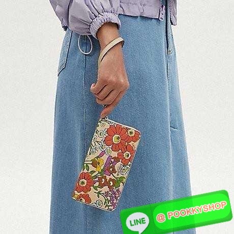🔆 Model COACH CJ373 LONG ZIP AROUND WALLET WITH FLORAL PRINT 🔆 Details กระเป๋าสตางค์ใบยาว คอลเลคชั่นใหม่ กับดีไซน์ใหม่ ลวดลายดอกไม้สดใสรอบใบโดดเด่น สะดวกใช้งานและขนาดกำลังเหมาะมือมากๆ รูดใช้งานด้วยซิปรอบใบ ภายในแบ่งสัดส่วนไว้อย่างดี มีทั้ง