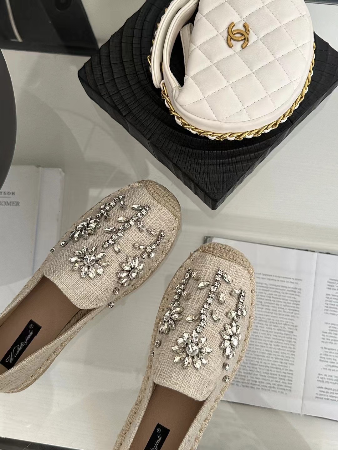 🛒𝙉𝙀𝙒 𝘼𝙍𝙍𝙄𝙑𝘼𝙇.. Shoe slip on รองเท้าslipon งาน(เพชร)เพชร เวอร์วัง รุ่นนี้ใส่สบาย ใส่แมตช์กับชุดง่าย สาวๆควรมีค่า