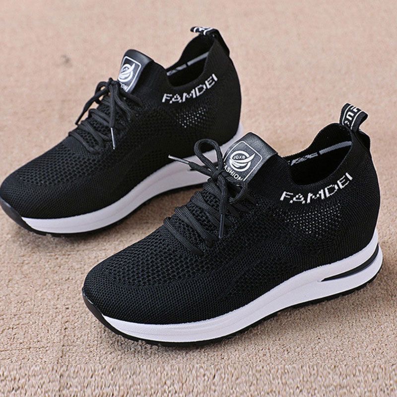 แบบเข้าใหม่ HOT FASHION แฟชั่นเสริมส้นมาแรง!! รองเท้าสลิปออนเสริมพื้น 5c.m. แต่งเชือกผูก ทรงสโลป วัสดุเนื้อผ้ายืดกระชับเท้า เนื้อหนาคุณภาพดี ระบายอากาศ ขอบยางยืดเพิ่มความยืดหยุ่นในการสวมใส่ ใส่แล้วดูขาเรียวยาวสุดๆไปเลย ตัวพื้นรองเท้าเป็นยางพารากันลื่นได้ด