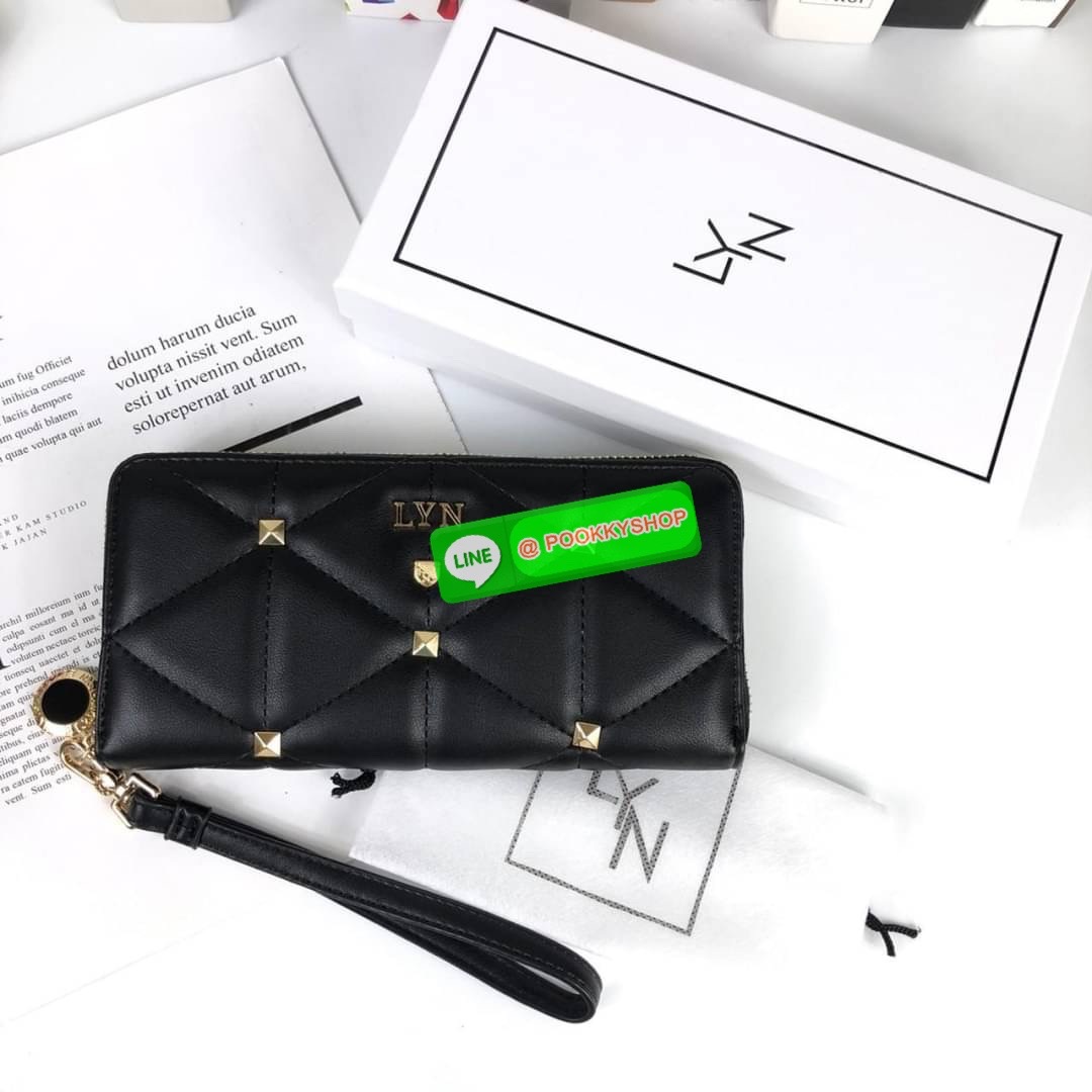 LYN Long Wallet กระเป๋าสตางค์ใบยาว เปิด - ปิดกระเป๋าด้วยซิป ด้านในมีช่องใส่บัตร ช่องใส่ธนบัตร ช่องใส่รูป และช่องซิปใส่เหรียญค่ะ