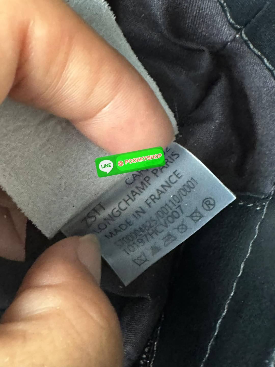 💕LONGCHAMP 3D S HANDBAG กระเป๋าใบนี้สามารถเป็นแบบ cross-body ได้ด้วยสายสะพายไหล่แบบปรับ และยังสามารถถอดออกได้ เมื่อต้องการเป็น Handbag กระเป๋า LONGCHAMP 3D เป็นส่วนหนึ่งของเทรนด์ปัจจุบันด้วยสไตล์สากลที่ทันสมัย ปรับให้เข้ากับวันหยุดสุดสัปดาห์ทําให้