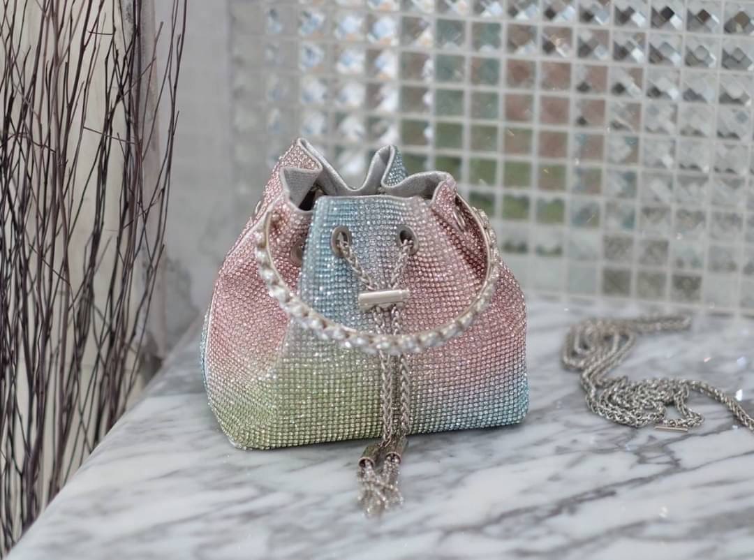 มาอีกรอบละจร้าา 💥 alexander wang ใหม่ล่าสุด เพชรมาในโทนสายรุ้งพสาเทล สีหวานมากๆๆ สวยหรูดูดี ใบนี้ต้องมี ห้ามพลาด!!!