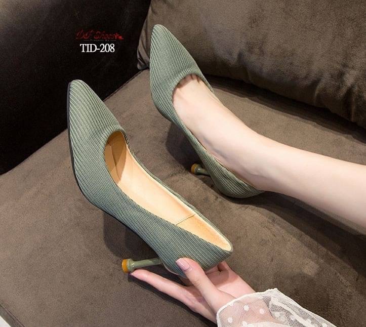 สินค้าพร้อมส่ง รองเท้าคัชชูส้นสูงหัวแหลมนำเข้า วัสดุผ้าร่อง ส้นเข็ม ใส่แล้วเท้าดูเรียวสวย คลาสสิค ใส่แมทง่ายทุกชุดทุกโอกาส