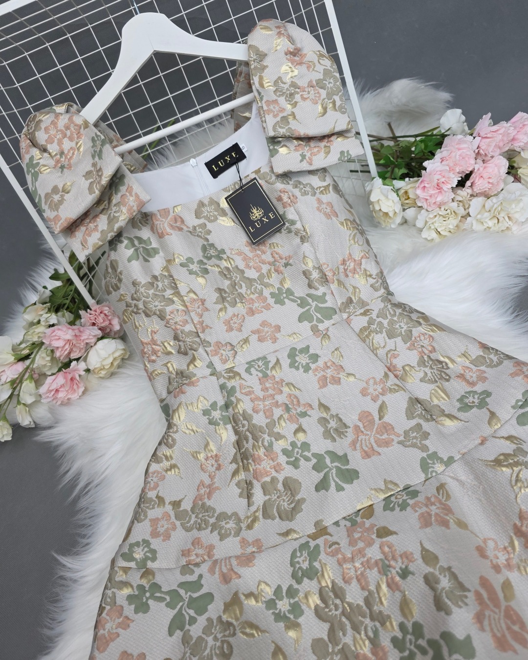 เดรสแฟชั่น เดรสเสื้อกล้ามแขนกุด กระโปรงบาน