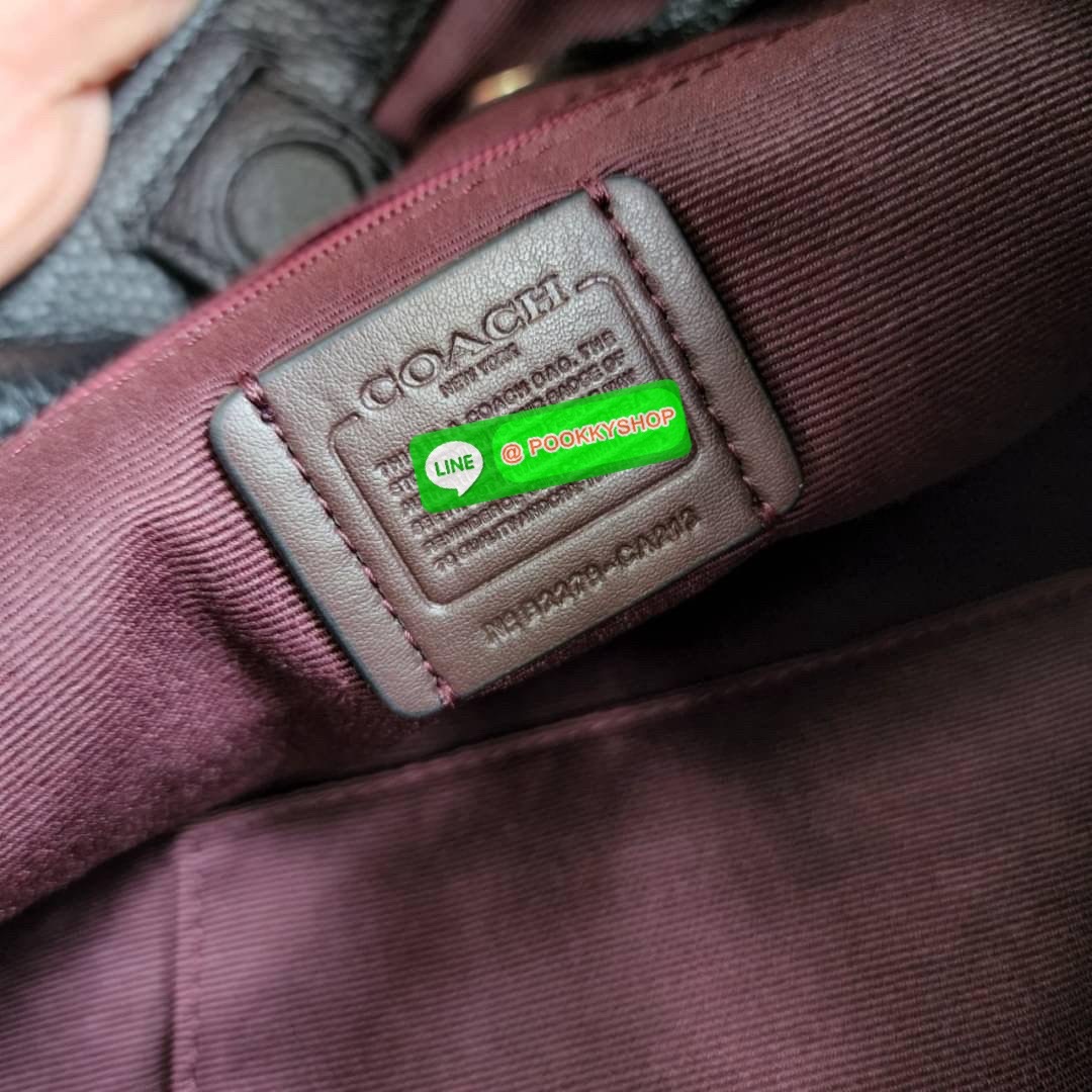 COACH ANDY CROSSBODY WITH HORSE AND CARRIAGE (COACH CA213) กระเป๋าสะพายคอสบอดี้ ดีไซต์สุดเก๋ วัสดุหนังแท้ทั้งใบ กระเป๋าเอนกประสงค์ ด้านในมีซิป รูดปิดด้วยเชือกและกระดุมแม่เหล็ก ซับในด้วยผ้า ด้ามถอดได้ ดรอป 5 1/4"สายสะพายถอดได้ สายสะพายยาว 21" สำห