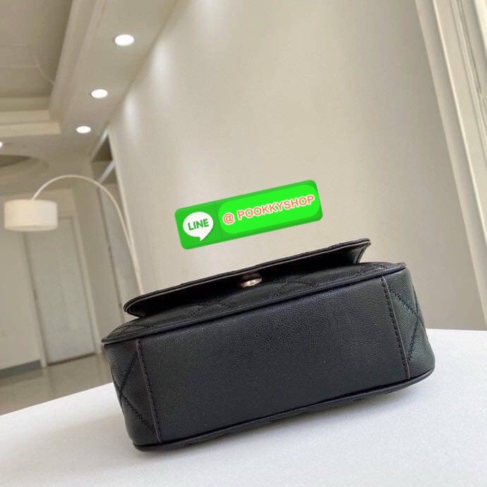 🖤 Tory Burch Willa Mini Top Handle Bag💚 • กระเป๋าหนังแท้เย็บลาย Diamond Quilt พร้อมโลโก้ Tory Burch สีทองกลางใบ • ทรง Mini Top Handle ถือได้ สะพายได้ สายโซ่ทองถอดได้ ปรับเป็น crossbody ได้สบาย