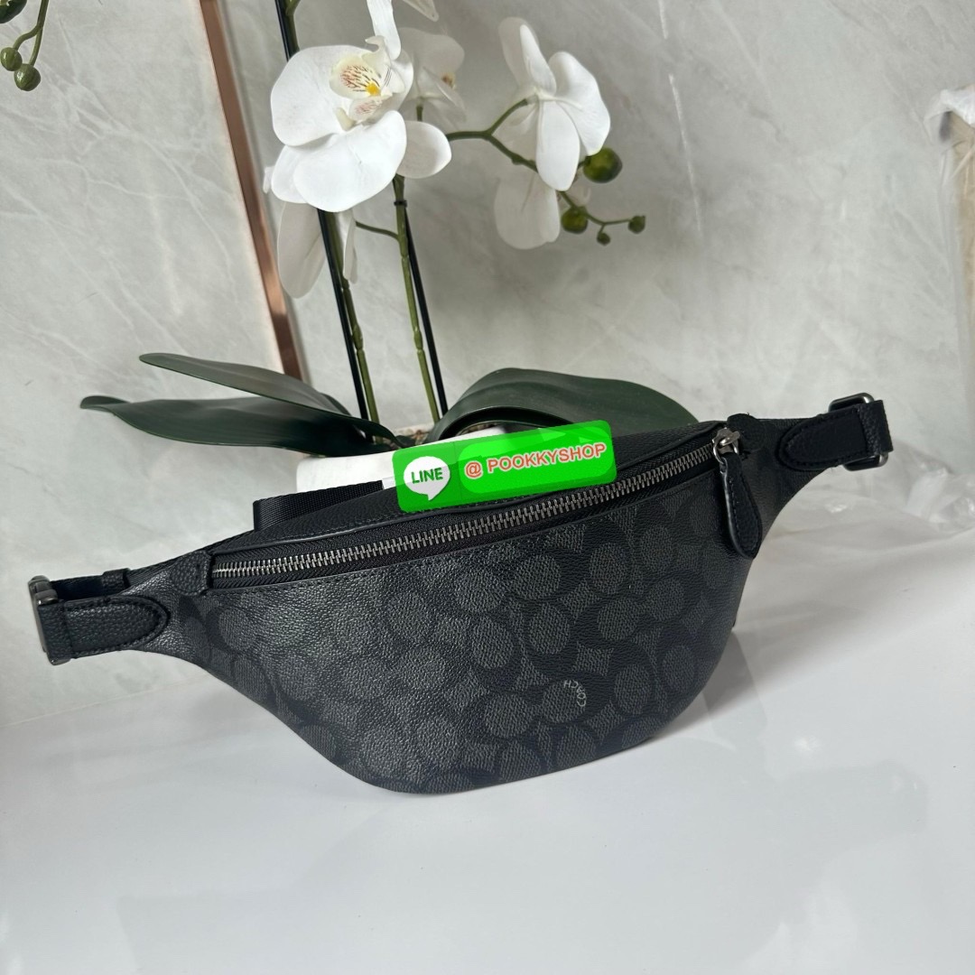 COACH Charter Fanny pack synthetic (C7700) 🔖กระเป๋าคาดอกรุ่นใหม่ไซส์มินิ ขนาดกำลังดี ทรงหล่อ 🔖วัสดุ: แคนวาสตัดสลับหนังแท้ 🔖สายปรับระดับได้ 🔖มี2 ช่องซิป ด้านหน้าและด้านหลัง 🔖ภายในช่องหลักมีช่องใส่ของจุกจิก1ช่อง