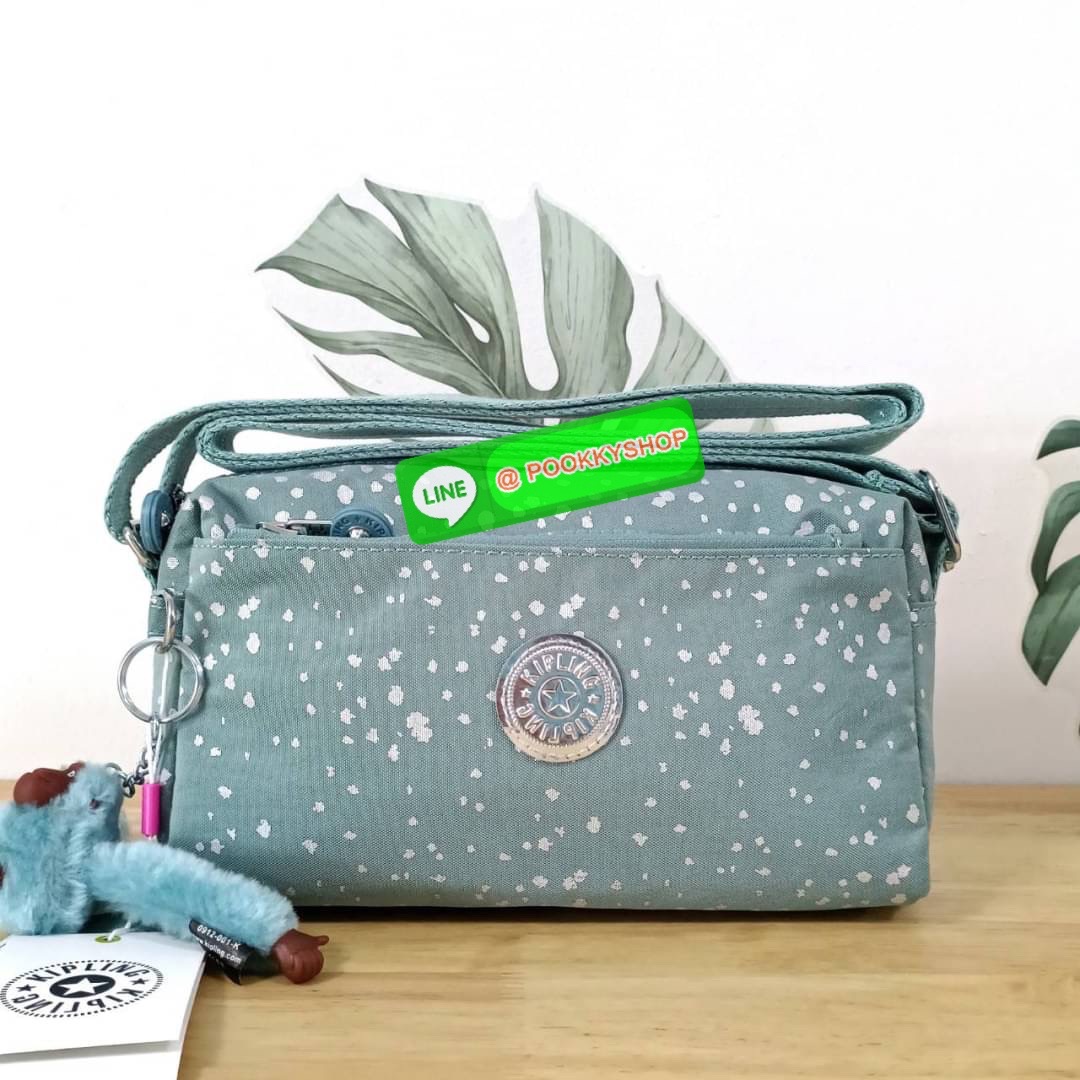KIPLING Monkey program K16217 Seoul up sling bag รุ่น 3 ซิป สะพายข้าง ขนาดเล็กทรงสี่เหลี่ยมผืนผ้า วัสดุ Nylon 100% หลสกหลายฟังก์ชั่นใช้งาน ครบครันในใบเดียว