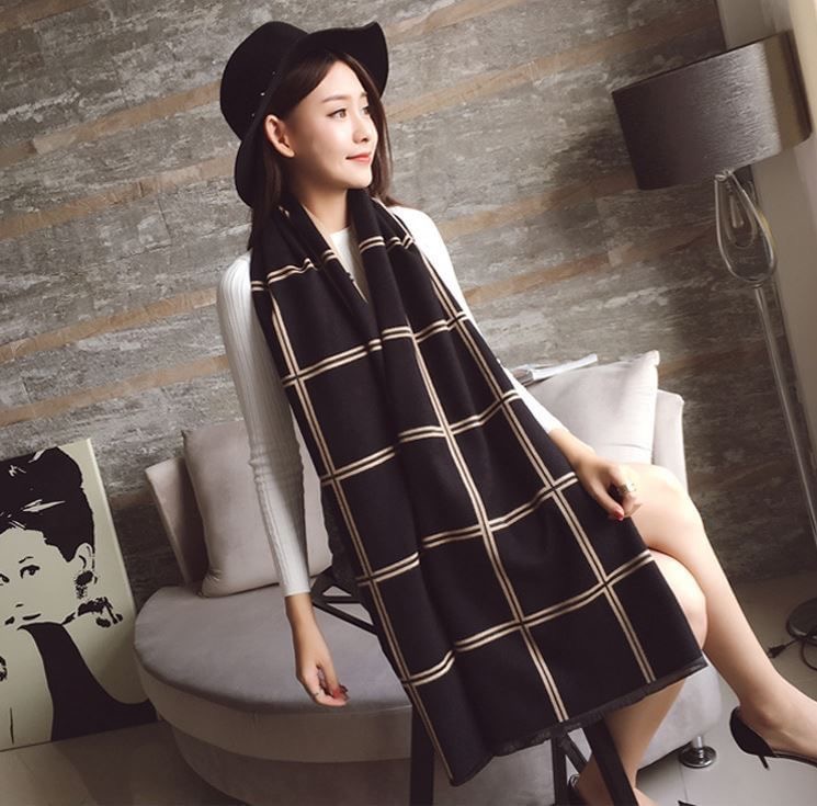 สินค้าพร้อมส่ง ผ้าพันคอสีทูโทนผืนใหญ่นำเข้า มีลายทั้งสองด้าน โทนสีสวยแมทง่าย วัสดุผ้าทอขนแคชเมียร์หนา นุ่ม ติดใจทุกราย เป็นไอเทมที่ควรมีติดตู้เสื้อผ้าเลยจ้า