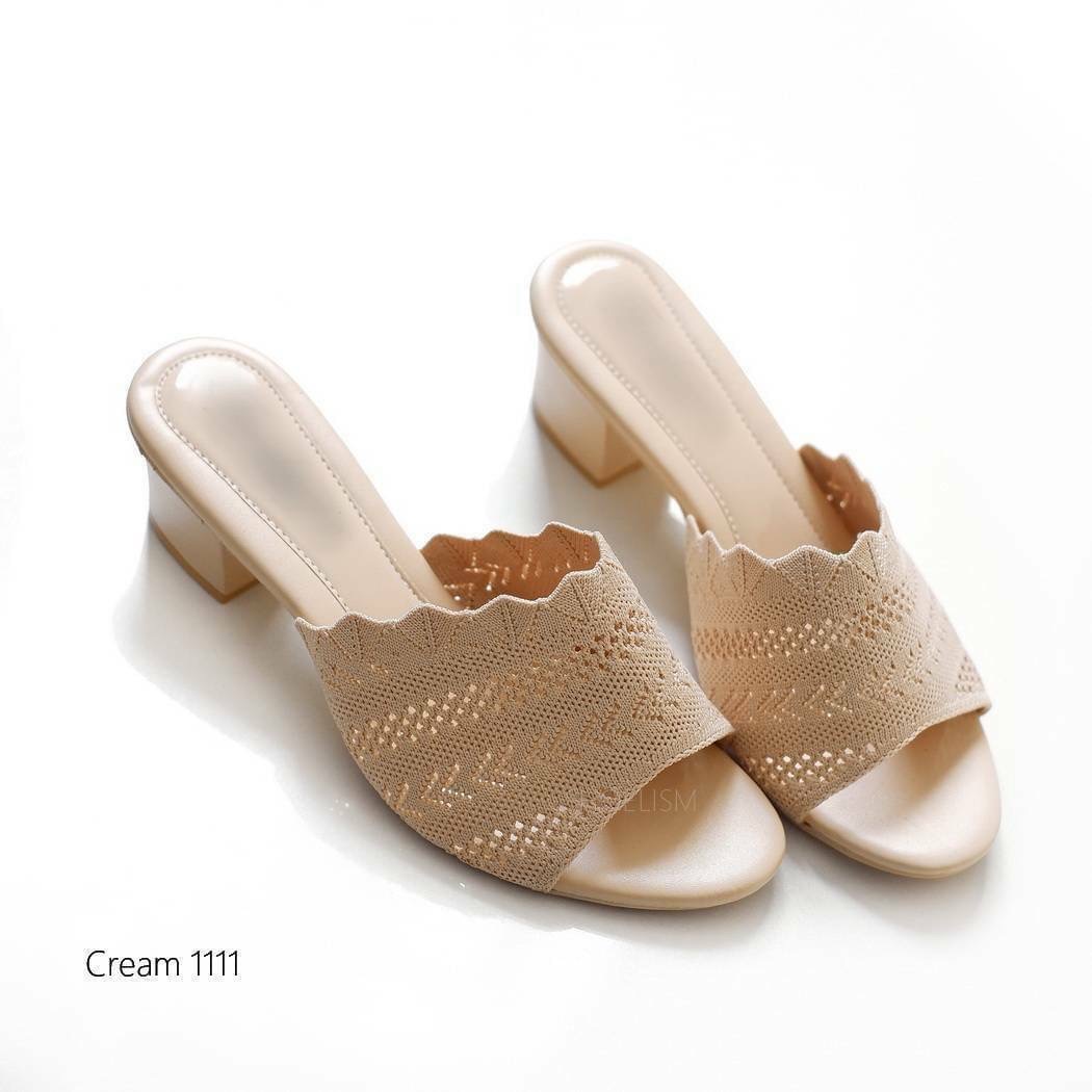 รองเท้าส้นสูง สวมใส่สบาย สไตล์เรียบหรู เป็นทรงเปิดส้นแบบสวม ใส่ง่าย ถอดง่าย น้ำหนักเบา พร้อมส่งนะคะ!!