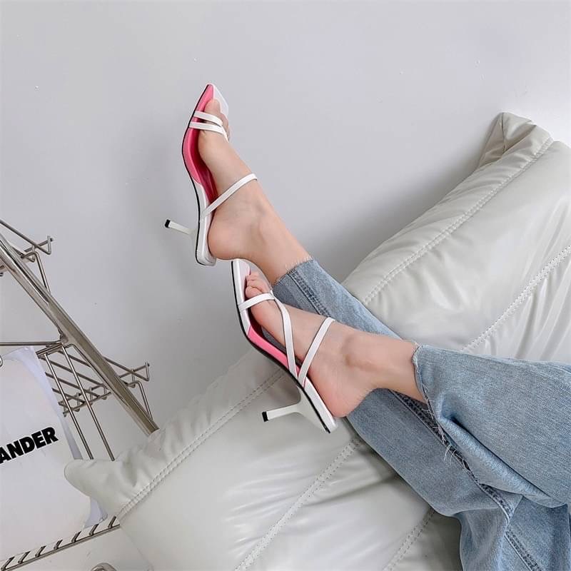 𝙉𝙀𝙒 𝙉𝙀𝙒 ‼️ รองเท้างานเกาหลี ส้นสูงคาดเส้น รุ่นนี้ความเกร๋เป็นสีทูโทน น่ารักมากๆ มีมาให้เลือก2สี สาวๆมินิมอลล์ไม่ควรพลาด พื้นนิ่มใส่สบาย แมทช์กับเสื้อผ้าง่ายเกาหลีเกาใจที่สุดค่ะ