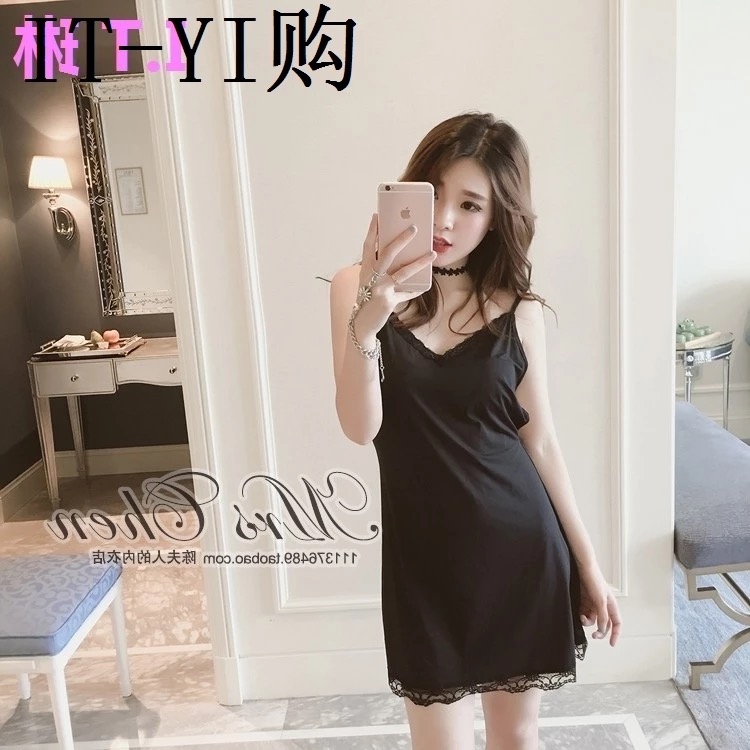 ชุดนอนเซ็กซี่ ชุดนอนสายเดี่ยว สีดำ แต่งสายลูกไม้ปักด้านหลัง สวยเปรี้ยว เนื้อผ้ายืด เกรดพรีเมี่ยม นุ่มลื่น เย็นสบาย +G-string