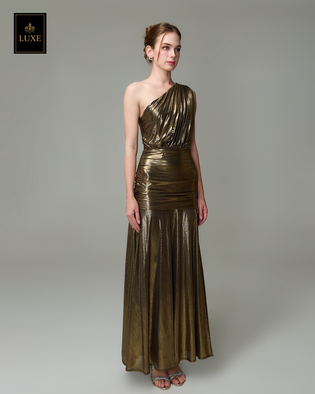 เดรสแฟชั่น แม็กซี่เดรสเสื้อไหล่เดียวอัดพลีท กระโปรงเข้ารูปตรงสะโพก