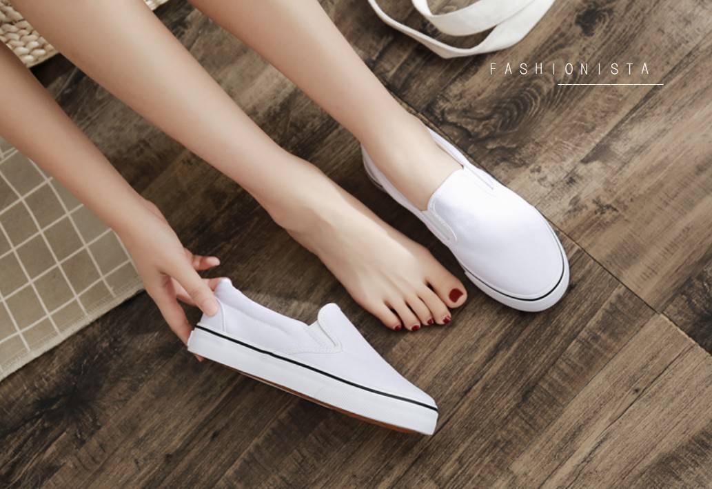 Restock ครบไซส์ สลิปออนใส่สบาย คล่องตัว พร้อมส่งค่ะ รองเท้าแฟชั่นชิคๆ ทรงเบสิค ฮิตตลอดกาล วัสดุผ้าแคนวาสเนื้อหนานุ่ม กระชับเท้า แต่งขอบยางยืดด้านข้าง เน้นความสบายในการสวมใส่ พื้น 1นิ้ว ใส่ง่ายเดินไม่เมื่อย ดีไซน์เรียบง่ายใส่แมชเสื้อผ้าได้ทุกแนวจ้าา มีไว้ไ