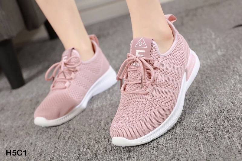 สินค้าพร้อมส่ง มาใหม่จ้าา รองเท้าผ้าใบแฟชั่น งานผ้าระบายอากาศ แต่งเชือกเพิ่ม ความกระชับจ้า พื้นยางขอบยางกันลื่น งานสวย ลุคหวาน เท่ห์ ลงตัวจ้าา