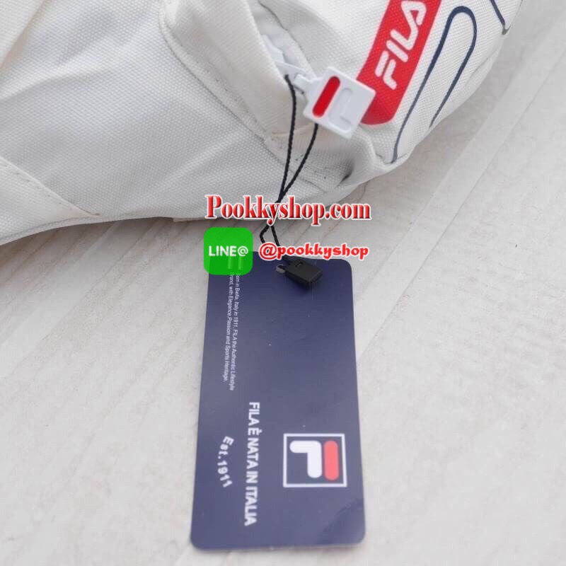 เข้าเพิ่ม ครบสี 5 สีค่ะ fila hip sack bag กระเป๋าคาดเอวและอก แท้ไม่ต้องรอพรีหรือหิ้วจากเกาหลี วัสดุผ้า Canvas หนาสวยนิ่ม หน้ากระเป๋าสกรีน Fila ตัวใหญ่ ดีไซน์กระเป๋าและสีสันที่สวยงามและทันสมัยเหมาะลุคใหม่ หัวซิปปั้ม