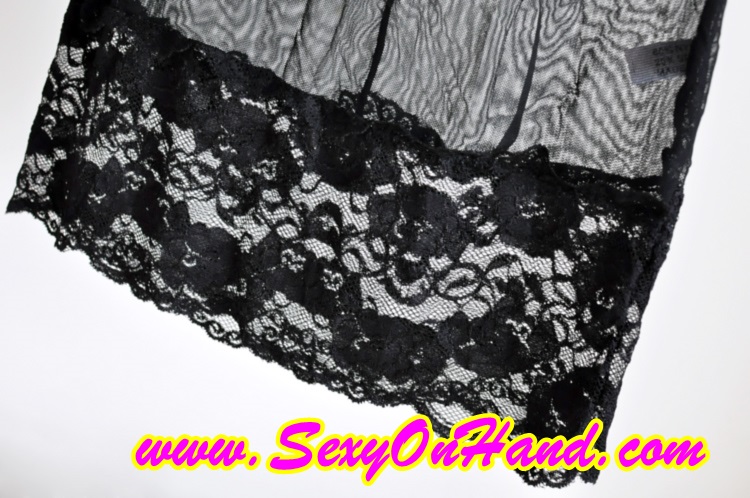 ชุดนอน เซ็กซี่ ชุดซีทรู ชุดนอน สายเดี่ยว ชุดยั่วน้ำลาย ชุดลูกไม้ เนื้อผ้าบางเบา สีดำ ผ้าลูกไม้ นุ่ม เกรด AA แต่งแถบลูกไม้ช่วงอก พร้อมโครงเหล็กซ่อนด้านในเพื่อช่วยเน้นช่วงเนินอก ขอบล่างแต่งแถบลูกไม้ กว้าง4-5 นิ้ว เพิ่มความเซ็กซี่ มากๆ สวยหรู เหมือนในรูปเ