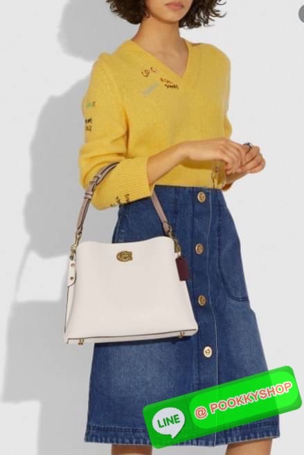 COACH WILLOW SHOULDER BAG ((C2745//C2590//C2621)) พร้อมส่ง ไม่ให้หลงรักยังไงไหว 🔺กระเป๋าหิ้ว//คล้องไหล่//สะพายข้าง สุดคุ้ม! หนังแท้ชั้นดีที่สุด ได้ไปหลงรักแน่นอนค่ะ หนังสวยมากๆ 🔺ตัวกระเป๋าแบ่งเป็นสองช่องหลัก ด้านนึงเป็นแบบหมุนล็อค//อีกด้าน