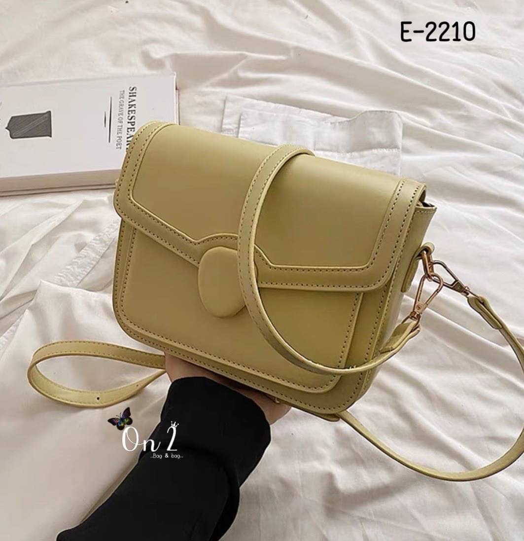 พร้อมส่งค้า แนะนำให้ลอง สะพายมาละมุนมากๆ เป็นใบโปรดที่เเมชได้ทุกลุค รับรองเป็นใบเก่งอีกใบ ทีได้ใช้บ่อยแน่นอน