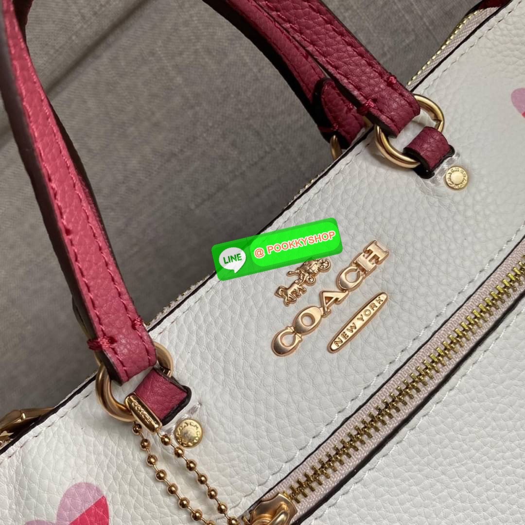 Coach Mini Gallery Crossbody With Stripe Heart Print (coach ca793) กระเป๋าสะพายข้าง เทรนรุ่นเล็กมาแรงวัสดุหนังแท้ทั้งใบ เปิดปิดด้วยซิป มีช่องใส่บัตรเครดิต 2 ช่อง ซับในผ้า สายสะพายถอดได้ สามารถสะพายข้างหรือสะพายไหล่ได้