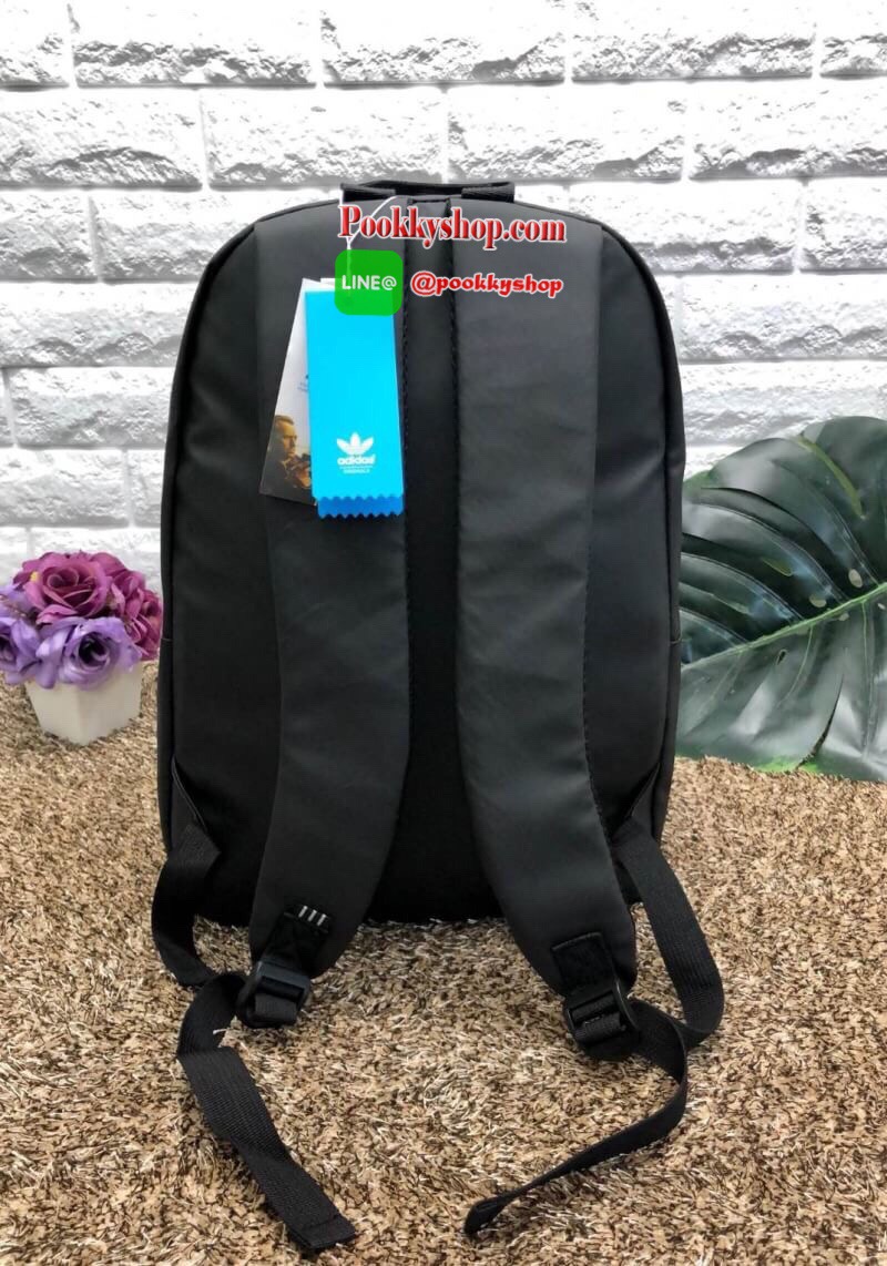New arrival ! Adidas original 3D backpack พร้อมส่งค่ะ!! กระเป๋าสะพายหลัง รุ่นนี้ใช้ได้ทั้งชายหญิง วัสดุเนื้อ matte สุดฮิต น้ำหนักเบาค่ะ ด้านหน้ามีโลโก้แบรนด์ เปิดปิดกระเป๋าแบบซิปคู่ ภายในโล่ง กว้าง ใส่ของจุมากๆค่ะ มีช่องซิปและช่องเล็กให้ใส่ของจุกจิกค่ะ สา