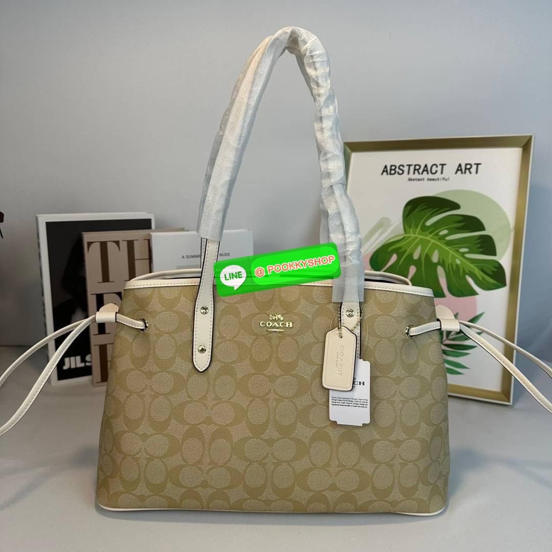 กระเป๋าสะพายไหล่ CCOACH DRAWSTRING CARRYALL IN SIGNATURE COATED CANVAS ( COACH F57842 ) กระเป๋าถือหนังเคลือบลายเซ็น ด้านในมีซิป ใส่โทรศัพท์ และมัลติฟังก์ชั่น กระเป๋า ช่องซิปกลาง Dogleash คลิปปิด ซับในผ้า