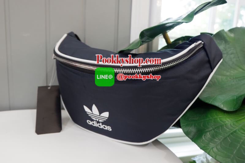 ADIDAS ORIGINALS ADICOLOR WAIST BAG Best seller! **ดาราเซเลปใช้กันเพียบ ช้าอดหมดก่อนนาจา กระเป๋าคาดอก/คาดเอวสุดชิค ดีไซน์เรียบง่าย แต่สะพายแล้วเท่ห์ คลาสสิคสุดๆ อะไหล่เงิน เปิด-ปิด ด้วยซิป ภายในกว้าง ใส่กระเป๋าสตางค์ยาวได้ และของจุกจิกได้ พอประมาณ มีช่องซ