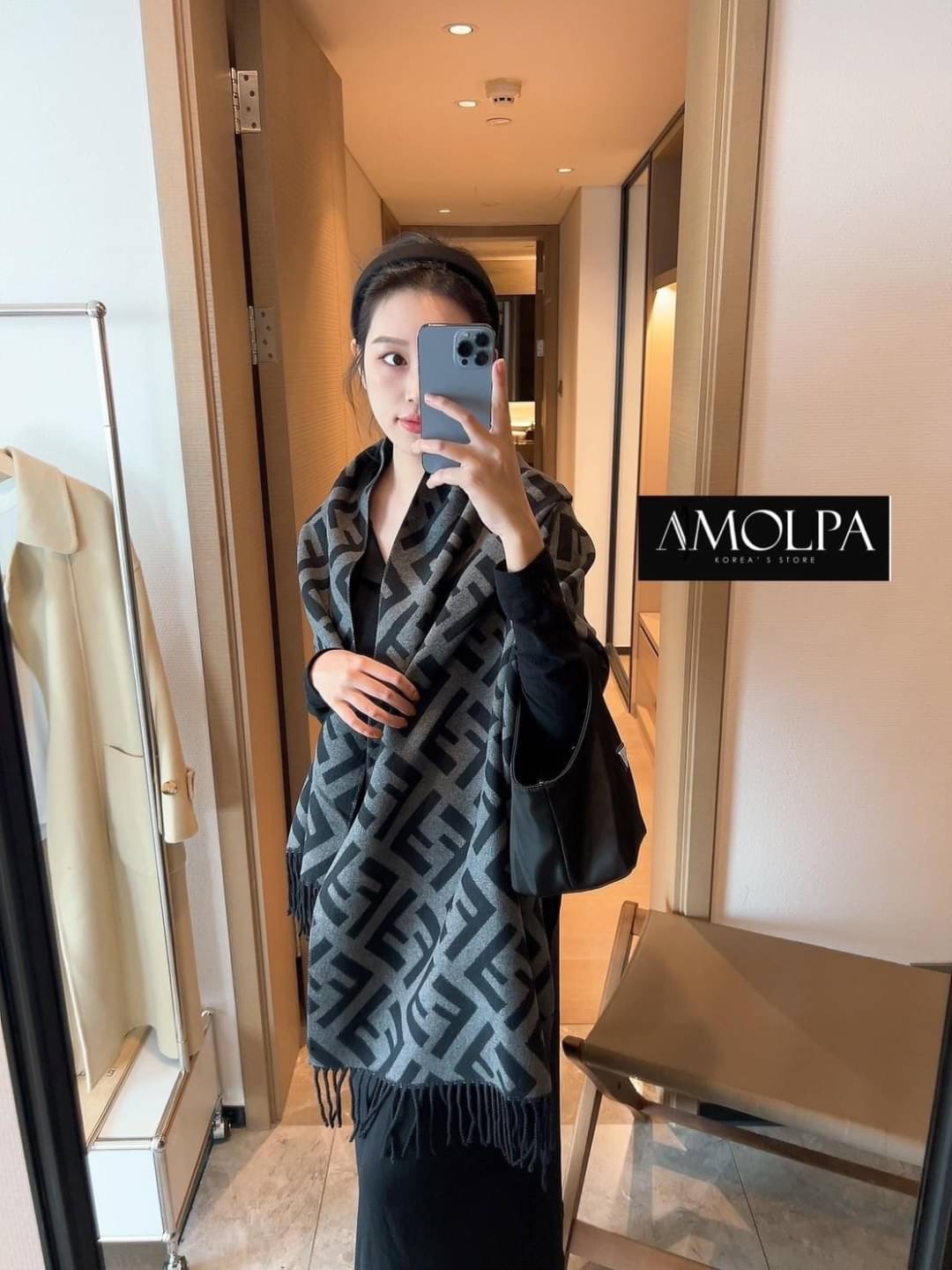 มาต่อที่ ACCESSORIES ผ้าพันคอ FENDI ผ้าหนานุ่มแน่นๆ เนื้องานละเอียด เกรดพรีเมียม ค่า ห้ามพลาดเลยน๊า NO BOX