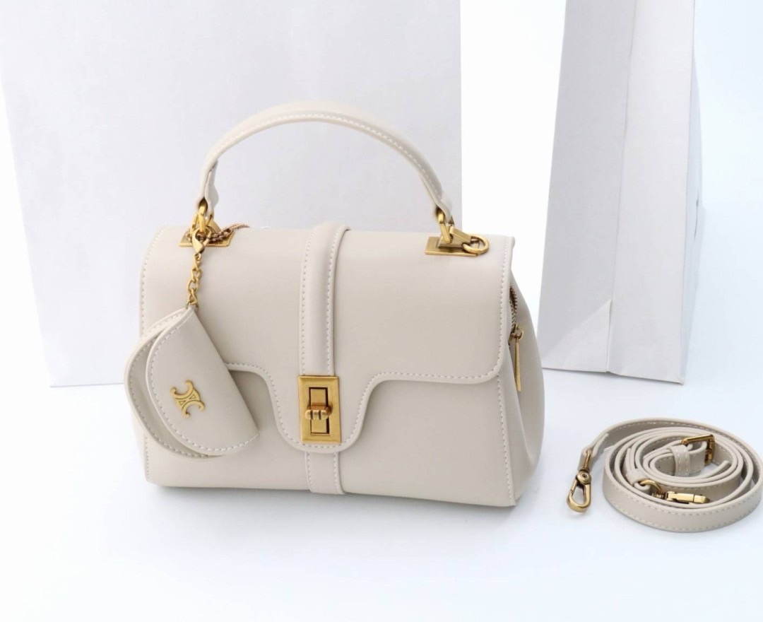 celine งาน nologo งานเกรดพรีเมี่ยม หนังดีมาก มีแถมกระเป๋าลูกใบเล็ก ขนาดกำลังพอเหมาะ แมทได้กับทุกลุค ทั้งถือและสะพาย