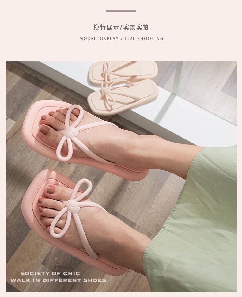 น้องคนสวยพร้อมส่งแล้วค่าาา‼️🥰 เพิ่มความสดใสให้วันธรรมดาดูพิเศษขึ้นได้ง่ายๆ รองเท้าแตะงานยางนิ่ม รับหน้าฝน ทรงหน้ากว้าง น่ารัก คิขุ แมตช์ง่าย กันน้ำ อุ่นใจว่าฝนนี้รองเท้าคู่โปรดคู่นี้จะให้ดูแลง่ายๆ ไม่ต้องกลัวด่าง ราคาเบา เหมือนตัวรองเท้าเลยจ้า