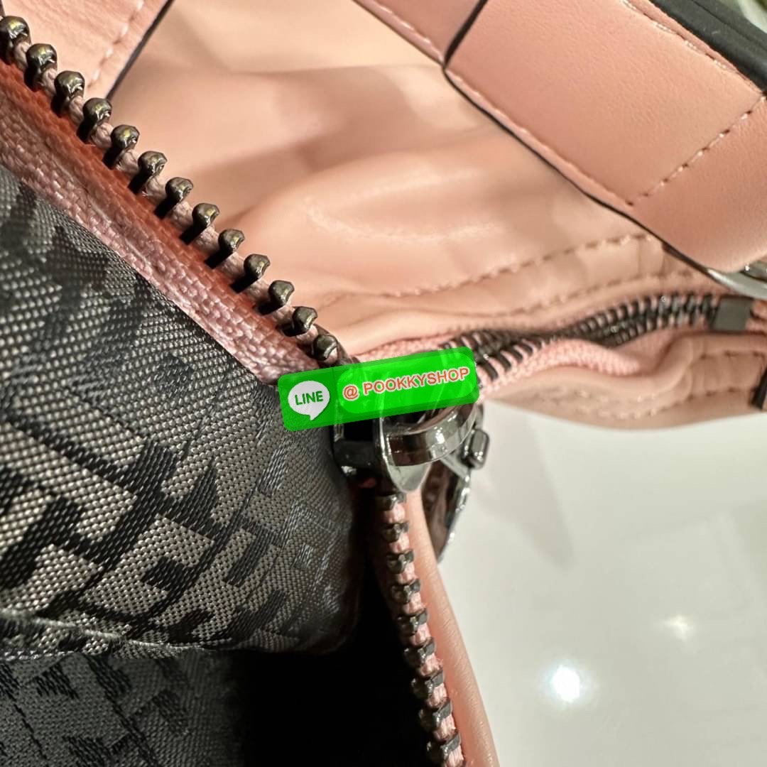 LONGCHAM LE PLIAGE XTRA Hobo bag M กระเป๋าสะพายไหล่ HOBO ออกแบบเพื่อให้ดูเรียบหรูหรา มีความสง่า รูปทรงเก๋ไก๋ วัสดุหนังแกะนิ่มมือ สายสะพายไหล่ปรับระดับได้และถอดออกถือได้ เปิด- ปิด ด้วย ซิป ภายใน ช่องโล่งกว้าง มีช่องซิปแยก ใบใหญ่สามารถใส่ของได้เยอะคะ