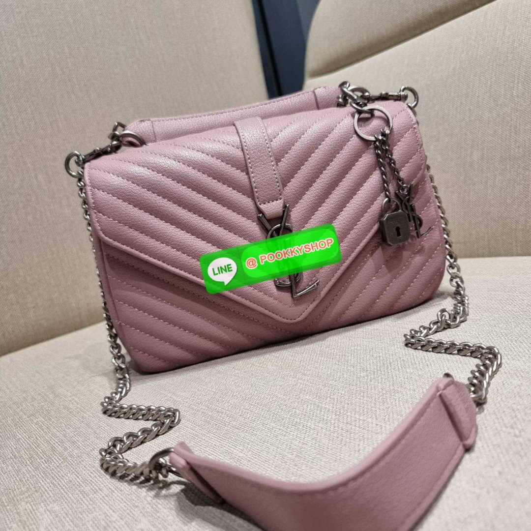 IN STOCK!! Yves Saint laurent crossbody boutique vip bag กระเป๋าสะพายไหล่ ดีไซน์ทรงสวยหรู พิเศษ แถมฟรี พวงกุญแจห้อยโลโก้ ดูแพงไปหมดจริงๆไอเท็มนี้ วัสดุหนังสังเคราะห์ลายคาร์เวีย เปิด-ปิดด้วยกระดุมแม่เหล็ก ภายในโล่งกว้าง แบ่งสัดส่วนไว้อย่างดี มาพร้อมหูจับใน