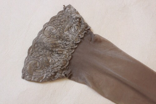 ถุงน่องเซ็กซี่ ถุงน่องซีทรู เนื้อบางเบา สีน้ำตาลกาแฟ ขอบลูกไม้ หนา 4 นิ้ว สไตล์สาวปารีส