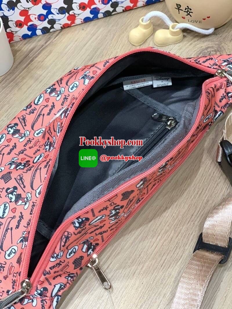 ANELLO กระเป๋าคาดอก CROSSBODY MINI DISNEY X ANELLO รุ่นDT-G010 กระเป๋าทรงคาดอก คาดเอว หรือสะพายครอสบอดี้ จากDisney x anello ซีรีย์ Let's travel with Mickey คอลเลคชั่นใหม่ที่มีการนำทั้ง 5 ประเทศ เอาสถานที่มาวางบนตัวกระเป๋าและมีตัวการ์ตูนสุดคลาสสิคอย่า
