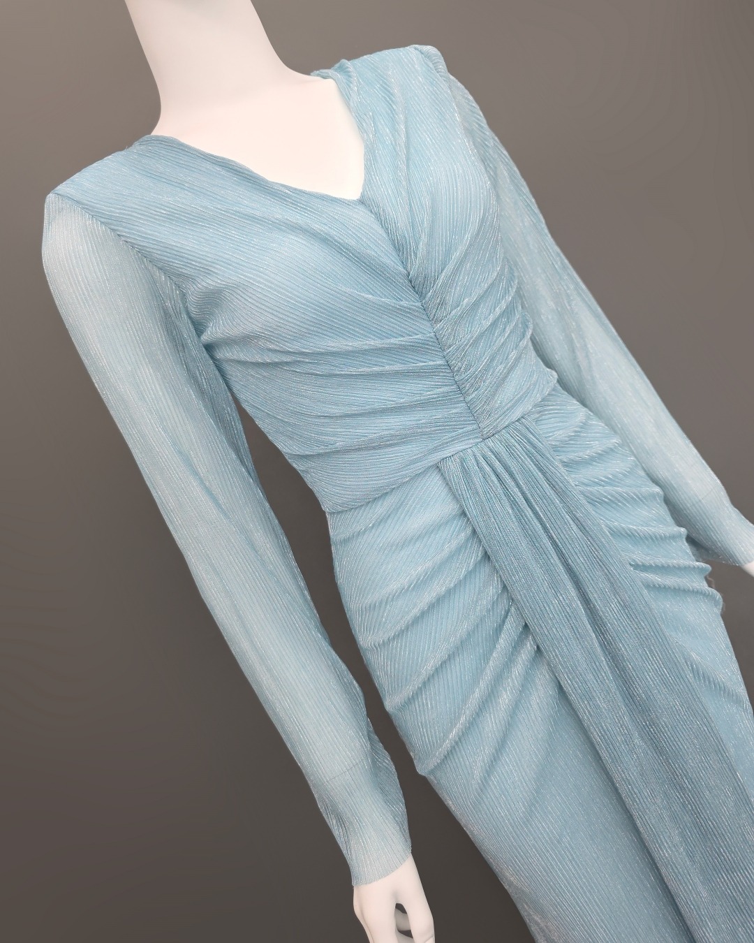 เดรสแฟชั่น แม็กซี่เดรสเสื้อคอวีแขนยาว กระโปรงเข้ารูปตรงสะโพก