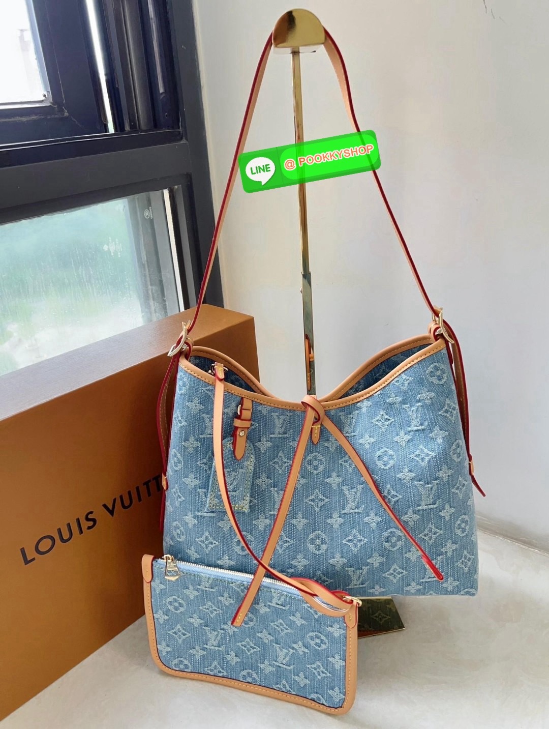 NEW ARRIVAL! ไม่ต้องตามหาแล้วจ้าา มีมาพร้อมส่งแล้ว ใหม่ล่าสุด LOUIS VUITTON CARRYALL PM DENIM BAG ((vip gift duty free ตปท)) 🔖พร้อมส่ง! สีใหม่คือสวยมากๆ วัสดุเดนิม((ยีนส์)) อย่างดี ทอลายแบรนด์นูนทั้งใบ ตัดขอบหนังแท้ค่ะ