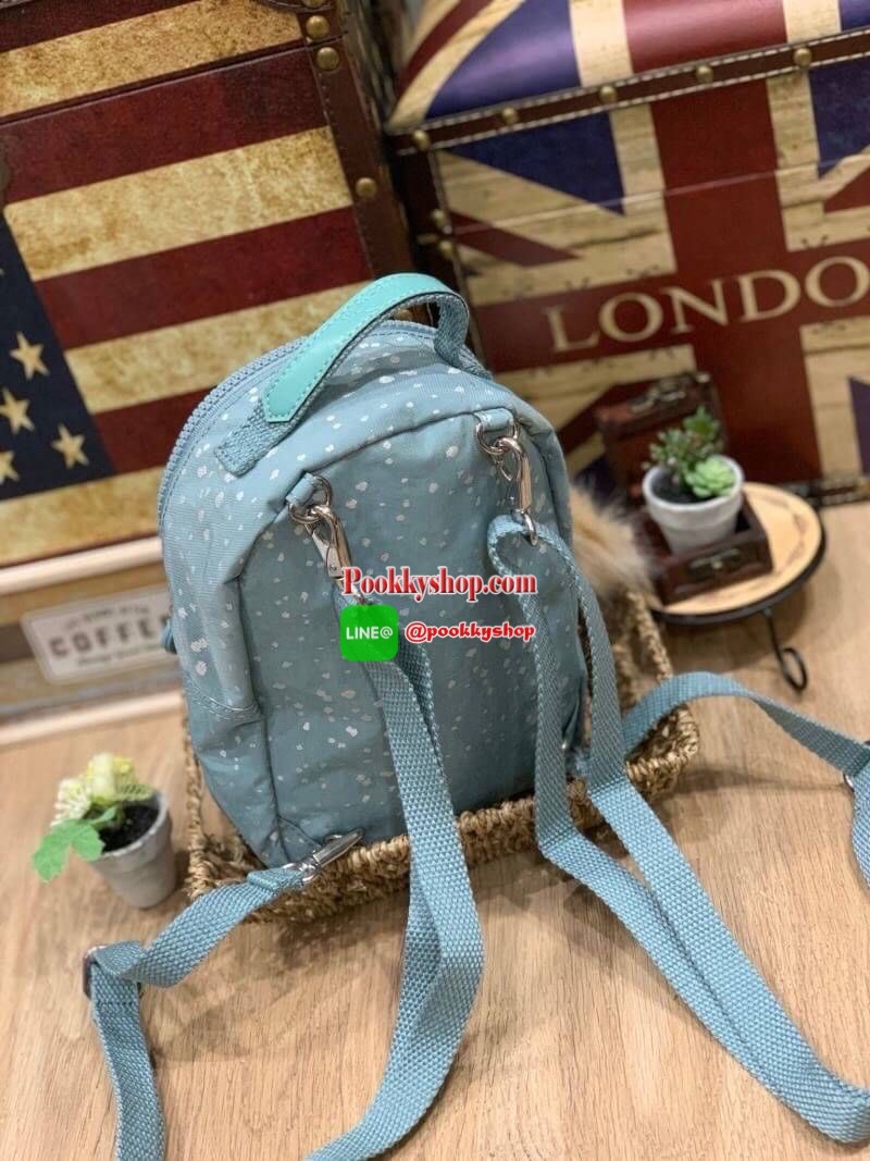 Kipling alber solid Convertible mini backpack (HD7349) กระเป๋าเป้ขนาดมินิ สไตล์3in1 ที่สามารถถือ/สะพายข้างหรือเป็นเป้ก็ได้ มีช่องซิปใช้งาน2ช่อง ภายในแบ่งเป็นช่องเล็กใส่ของจุกจิก ด้านหน้าเพิ่มช่องเล็กเปิดปิดด้วยกระดุมแม่เหล็ก มาพร้อมพวงกุญแจลิงขนปุกปุยและส