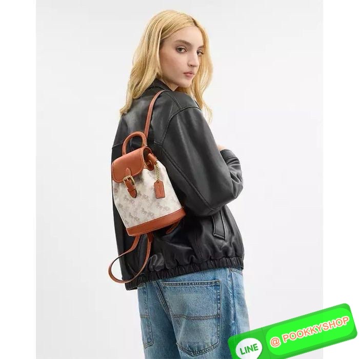 NEW ARRIVAL! **สินค้าเข้าใหม่** COACH HARPER BACKPACK WITH HORSE AND CARRIAGE PRINT ((CAM31)) 🔖พร้อมส่งใหม่ล่าสุด! กระเป๋าสะพายมีหูหจับด้านบน ที่สามารถพกพาไปไหนมาไหนได้ตลอดเวลา หนังแท้อย่างดีนิ่มสวย((หนังไม่แข็งทื่อนะคะ))ตัวกระเป๋าปริ้นท์ลายรถม้าอ