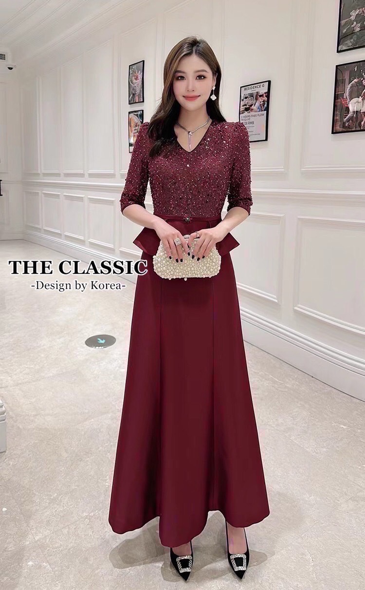 เดรสแฟชั่น ช่วงบนใช้ผ้าเนื้อดี ปักเลื่อมระยิบระยับประกายทั้งตัว แขนยาว 3 ส่วน