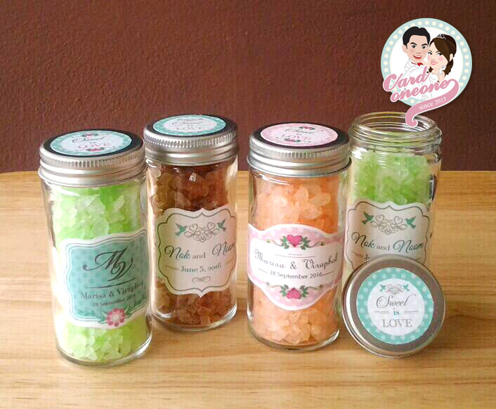 ของชำร่วยน้ำตาลกรวดสีใส่ขวดแก้ว
